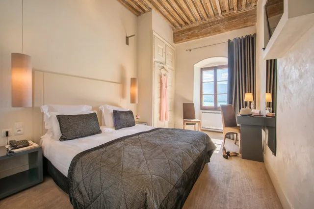 Room, Double Bed, Lake View, Abbaye de Talloires 1/1