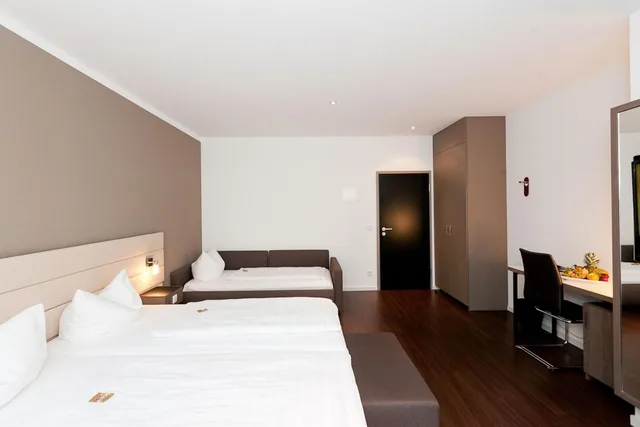 غرفة ثلاثية بسرير فردي، MANHATTAN HOTEL 3/10