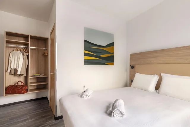 Standard, Queen Bed, B&B Hotel Pomezia Roma 1/7