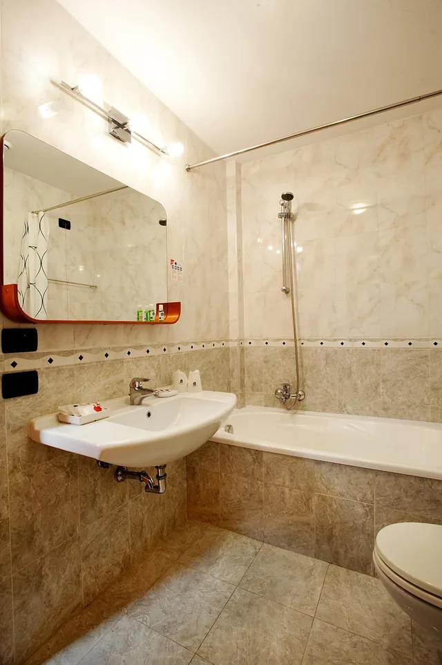 غرفة قياسية بسرير فردي، Best Western Blu Hotel Roma 8/10