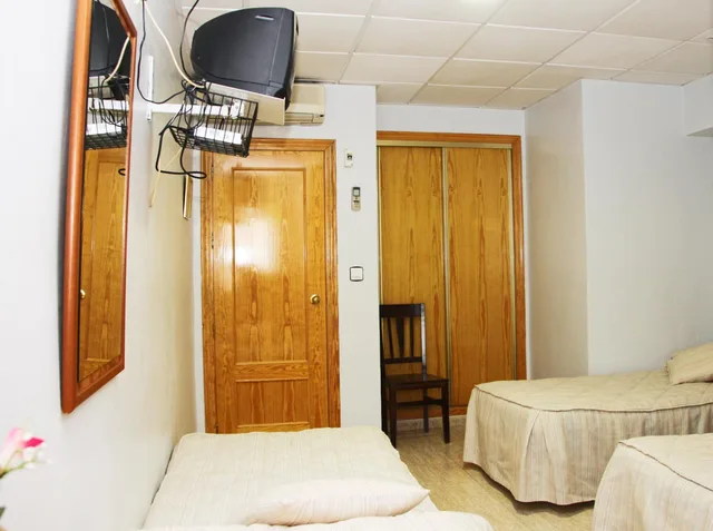 غرفة ثلاثية، Trabuco Hotel 2/6