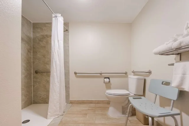 غرفة بسرير كينج لذوي الإعاقة، SureStay Hotel by Best Western St. Pete Clearwater Airport 6/7
