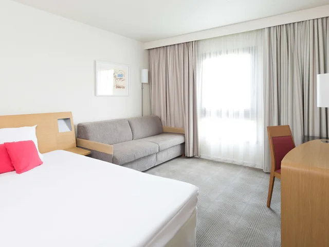 غرفة قياسية بسرير مزدوج مع أريكة، NOVOTEL AMBOISE 1/4