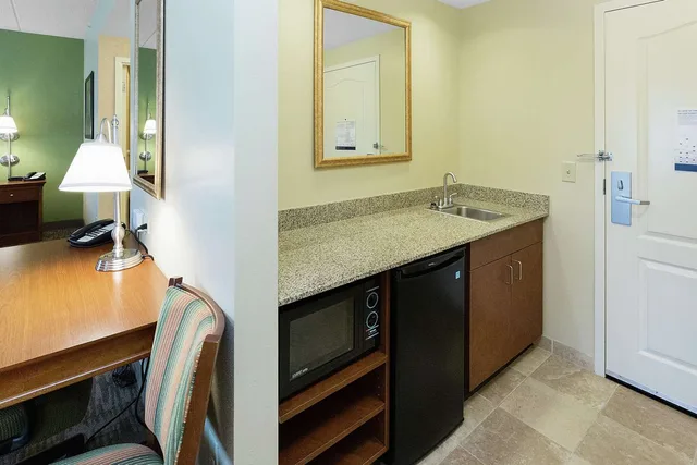جناح استوديو بسرير كينج مع أريكة، Hampton Inn & Suites Blairsville 7/7