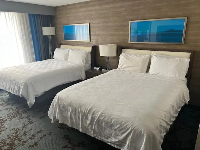 غرفة قياسية بسرير كينج وسريرين كوين، Holiday Inn Mississauga Toronto West 5/10