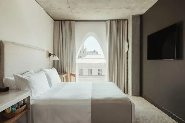 Grove, Queen Bed, Accessible، Populus Hotel 1/4