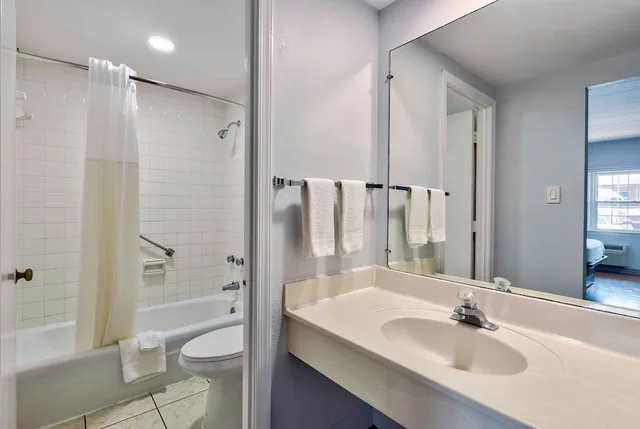 غرفة ديلوكس بسريرين مزدوجين لذوي الإعاقة، Motel6 Falls Church, VA - Arlington Boulevard 4/5