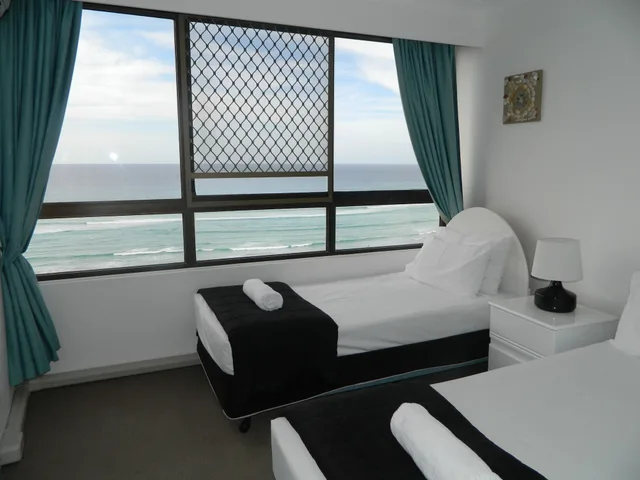 2 Bedrooms, Deluxe, Apartment, Queen and Twin Beds, Beach Front، ROYAL PALM RESORT 10/10