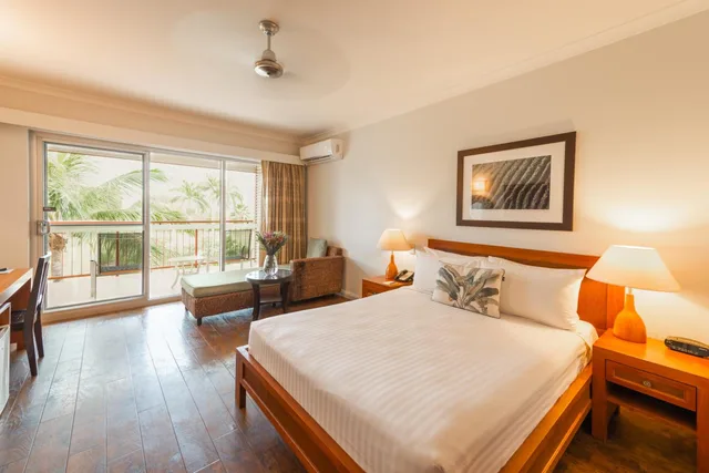 Green, Economy, Queen Bed, Park View، The Continental Hotel 1/1
