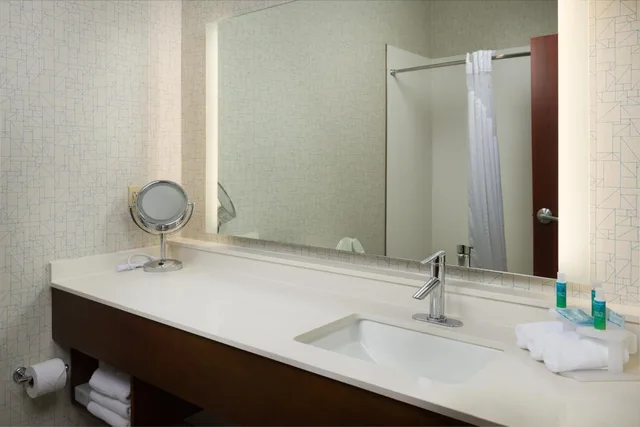 Standard, Queen Bed, Sofa, Holiday Inn Express Hotel And Suites Independence Kansas City 5/5