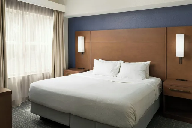 جناح بسرير كينج بغرفة نوم واحدة مع أريكة، Residence Inn Gainesville I-75 1/10
