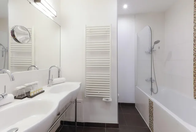 جناح ملكي، AMBRE HOTEL 7/9