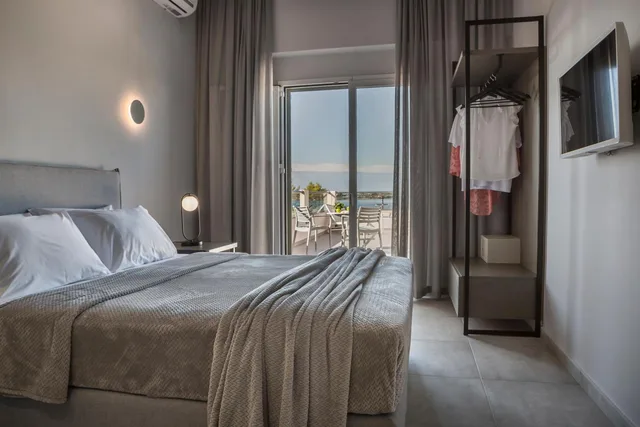 Deluxe, Double Bed, Sea View, Balcony, Limanaki Hotel 2/10