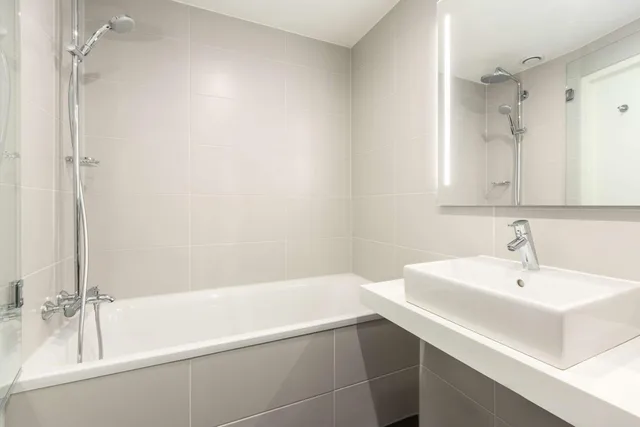 غرفة قياسية ثلاثية بسرير فردي بإطلالة على المدينة، Nh City Centre Amsterdam 4/5