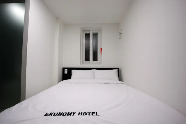 غرفة بسرير مزدوج، Ekonomy Hotel Myeongdong Premier 6/10