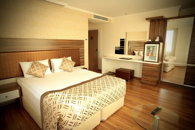 غرفة ركنية بسرير مزدوج، Edis Premier Hotel 1/3