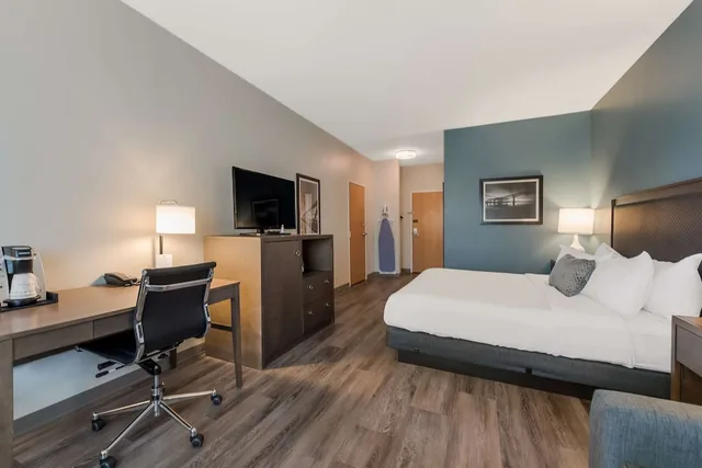 غرفة قياسية بسرير كينج لذوي الإعاقة، SureStay Plus Hotel by Best Western Highland Poughkeepsie 4/9