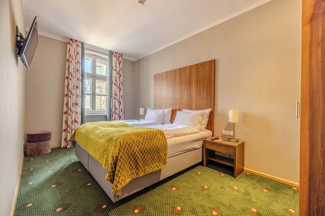 1 Bedroom, City, Suite, King Bed, Sofa، Apartments Hotel Maximilian Munich 3/4