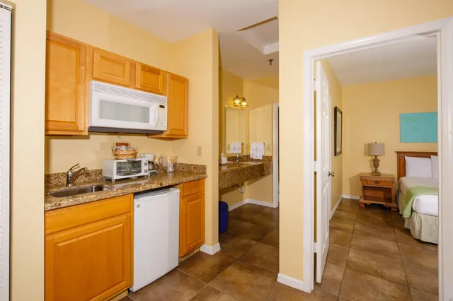 suite, Naples Garden Inn 3/4