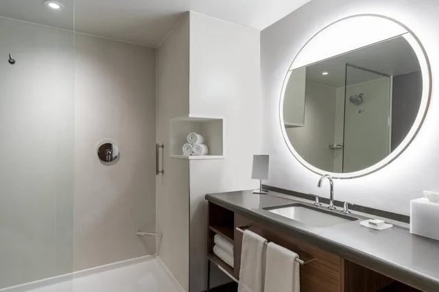 جناح بسرير كينج، Courtyard by Marriott Cincinnati Airport 3/4