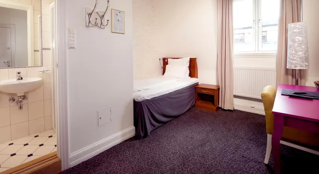 Petite, Classic, Single Bed, Home Hotel Savoy 2/5