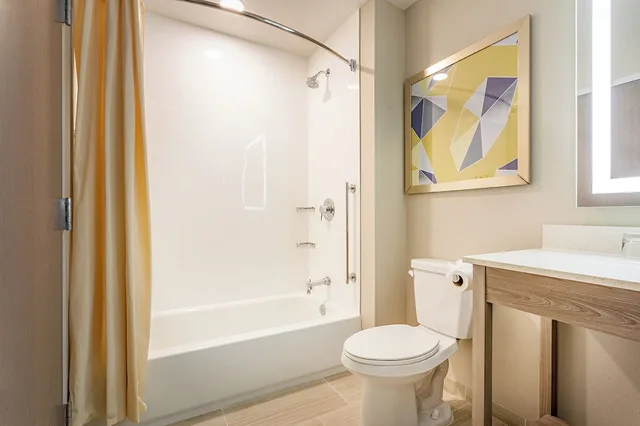Master, Suite, Triple, King Bed، Pestana Orlando Suites Lake Buena Vista 9/10