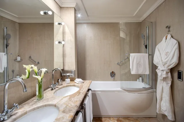 غرفة ديلوكس تنفيذية مزدوجة بإطلالة على البحيرة، Hotel Splendide Royal Lugano 6/6