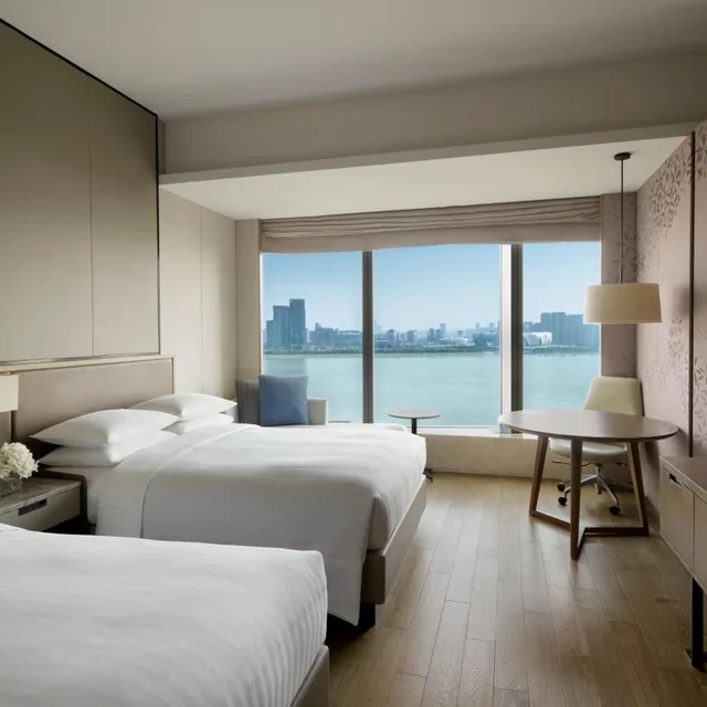 غرفة بريميير بسريرين مزدوجين بإطلالة على النهر، Hangzhou Marriott Hotel Qianjiang 2/6