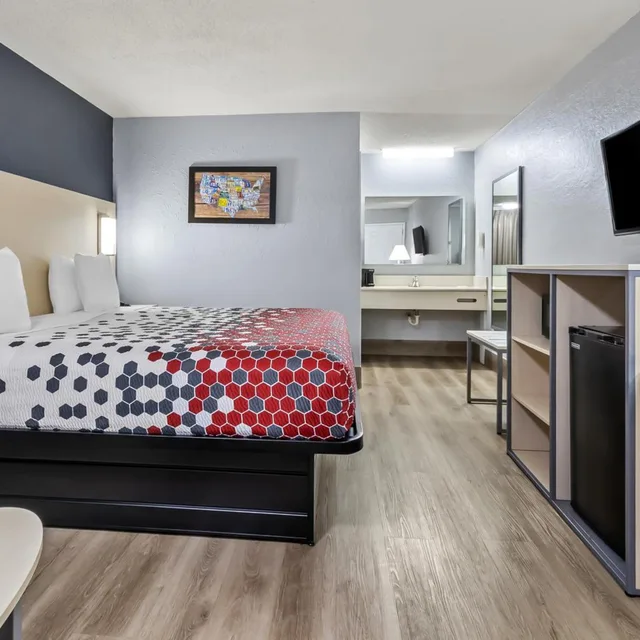 جناح بسرير كينج، Econo Lodge Inn & Suites Cayce I-26 Airport 2/6