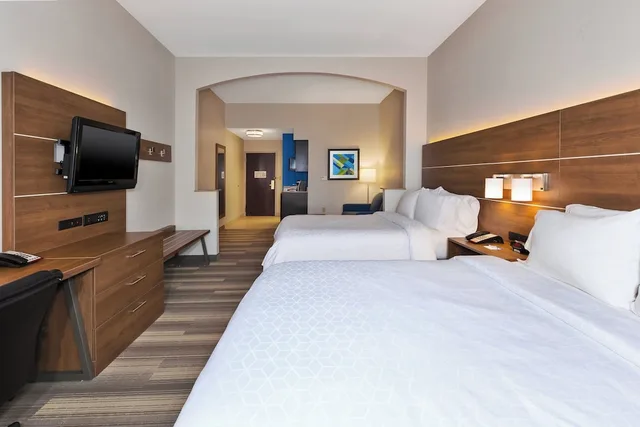 جناح بسريرين كوين لذوي الإعاقة، Holiday Inn Express Suites Warminster Horsham 1/5