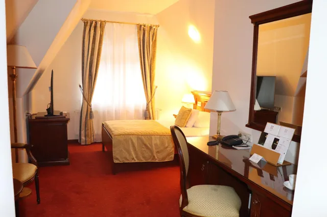 غرفة سوبيريور مفردة، Savoy Westend Hotel 2/6