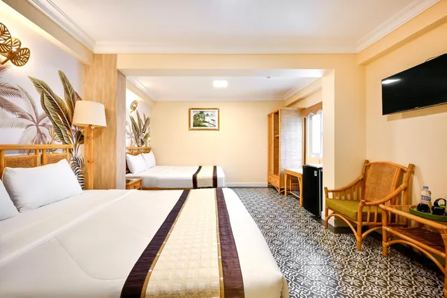 غرفة عائلية بسريرين كوين، Spring House Hotel 2/8