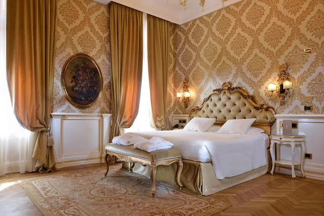غرفة ديلوكس بسرير مزدوج أو سريرين منفصلين، Hotel Ai Reali di Venezia, an SLH Hotel 2/3