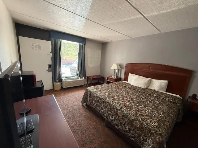 غرفة بسرير كينج لذوي الإعاقة، 8 Inn Americus Near Albany I 75 3/10