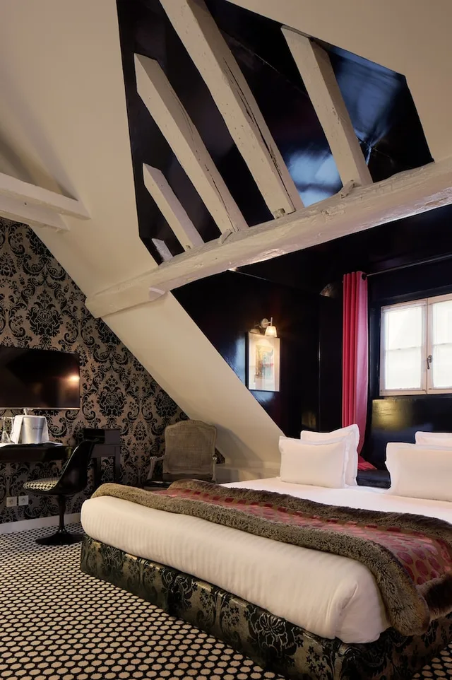 جناح جونيور بسرير كينج، Hotel Du Petit Moulin 3/4