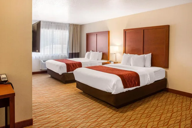 Deluxe, Multiple Beds, Comfort Inn Mount Shasta Area 4/8
