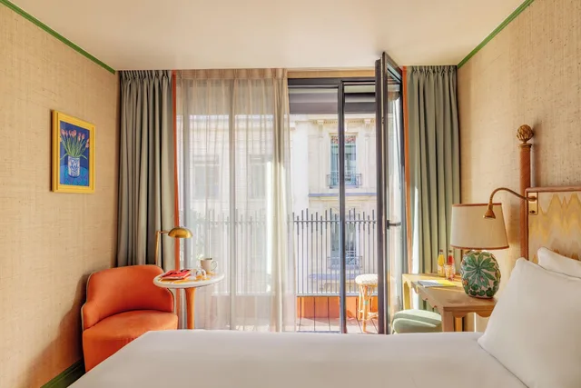 Comfort, Double Bed, City View, La Fantaisie 1/3