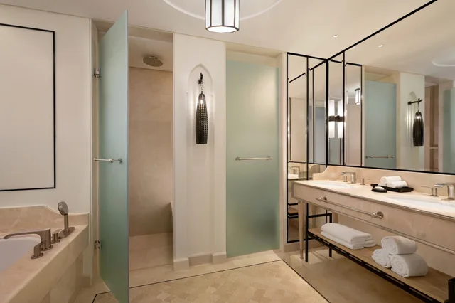 غرفة سوبيريور بسريرين منفصلين بشرفة، The St. Regis La Bahia Blanca Resort, Tamuda Bay 2/2