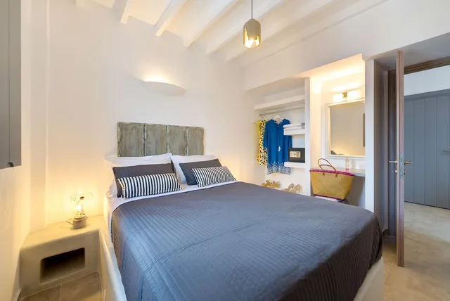 Junior Suite, Twin Beds, Sea View, Sofa, Hot Tub, White Harmony Suites 1/3