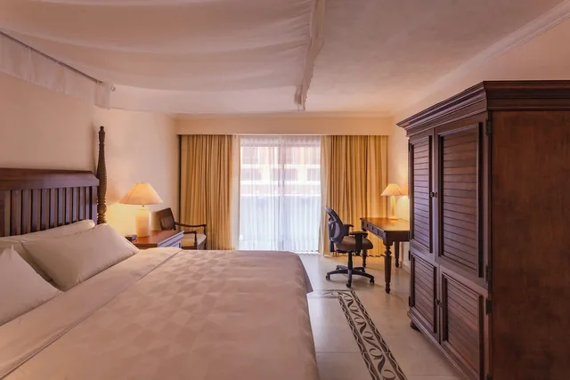 غرفة قياسية بسرير كينج، Holiday Inn Merida 2/4