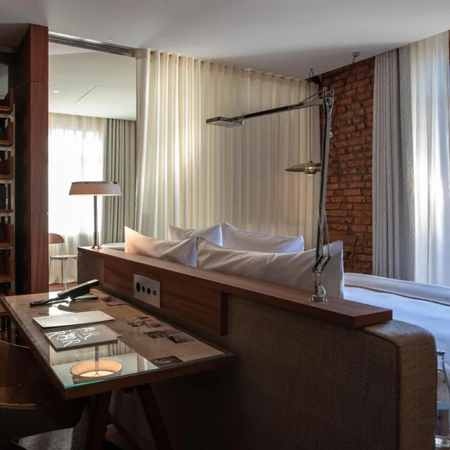 غرفة بريميير بسرير كينج بشرفة، La Reserve Eden au Lac Zurich 3/4