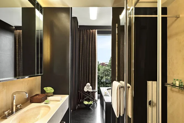 Guest Room, Premium, King Bed, Bulgari Hotel Milano 6/6