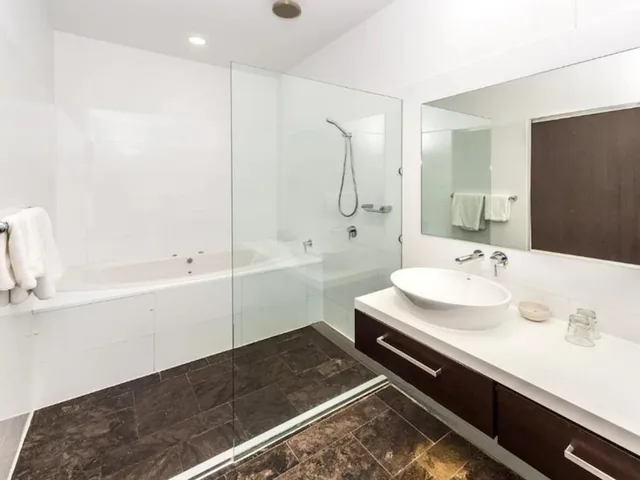 Highland, Family, King and Twin Beds, Park Proxi Gibraltar Bowral 3/4