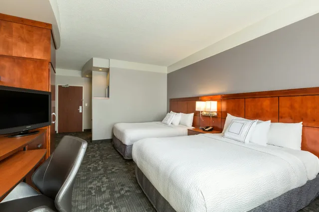 غرفة بسريرين كوين، Courtyard By Marriott Houston By the Galleria 1/3