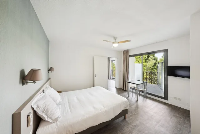 Adjoining, Studio, Suite, Apartment, Queen and Twin Beds, Sofa، All Suites Appart Hotel la Teste de Buch 3/5