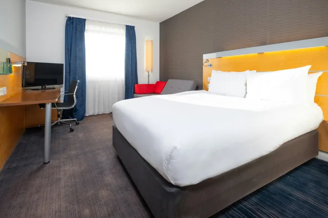 غرفة بسرير مزدوج، Holiday Inn Express Bedford 4/6
