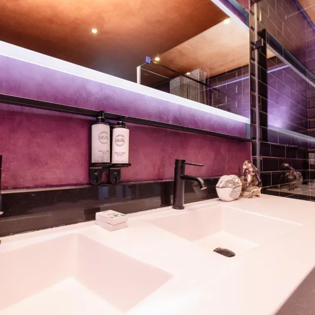 جناح بسرير كينج بشرفة، The Westford Hotel, Sandton(Formerly Pembury Plaza) 5/5