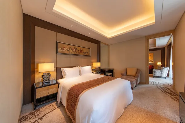Suite, King Bed, Hilton Xian Hotel 1/6