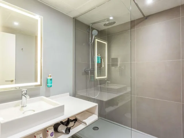 غرفة تنفيذية بسرير كوين، NOVOTEL BOURGES 7/8