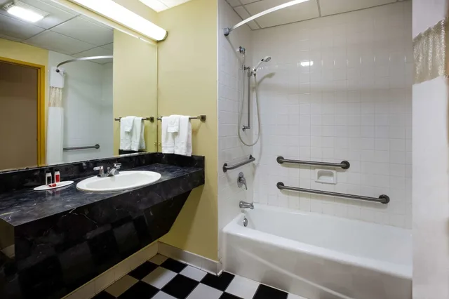غرفة بسرير كوين لذوي الإعاقة، Days Inn by Wyndham Donegal 4/5